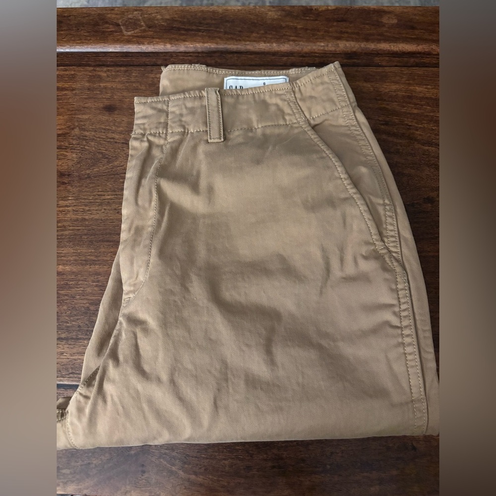 GAP Women’s Khaki Pants
